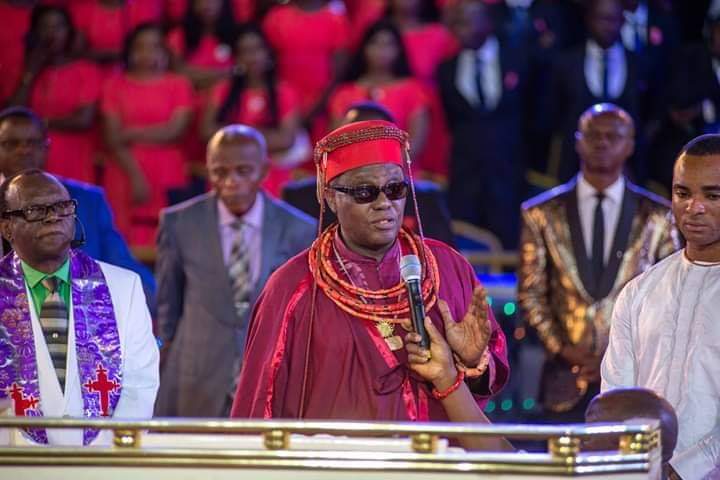 Oba Of Benin Worships In Pentecostal Church After 3 Yrs On Throne